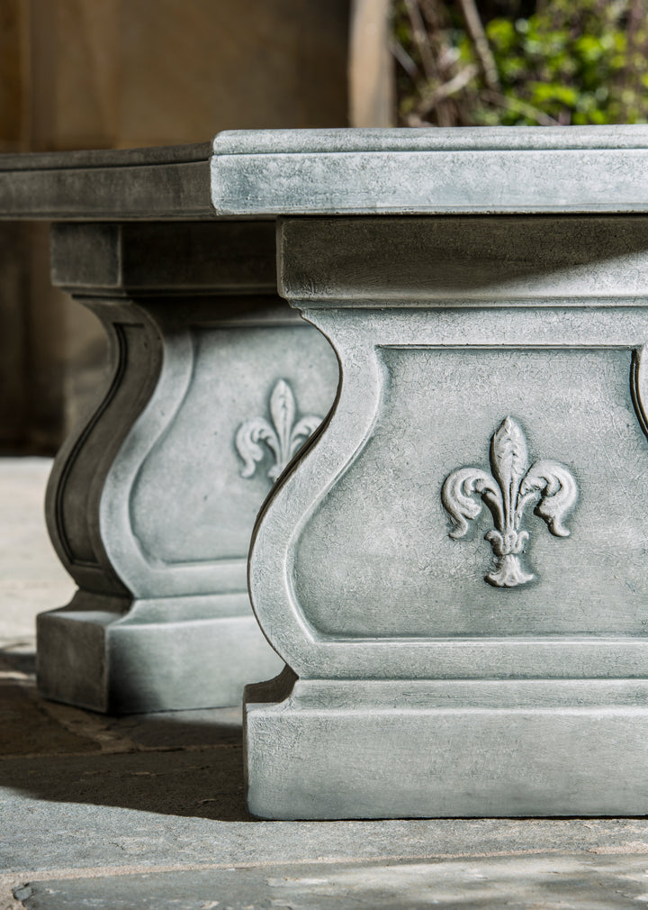 Fleur De Lys Curved Bench